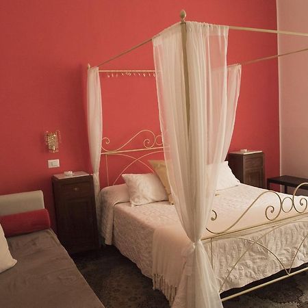 B&B Domus Garibaldi ซาแลร์โน ภายนอก รูปภาพ