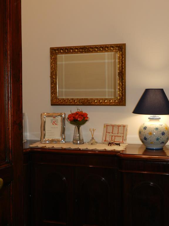 B&B Domus Garibaldi ซาแลร์โน ภายนอก รูปภาพ