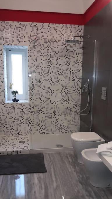 B&B Domus Garibaldi ซาแลร์โน ภายนอก รูปภาพ
