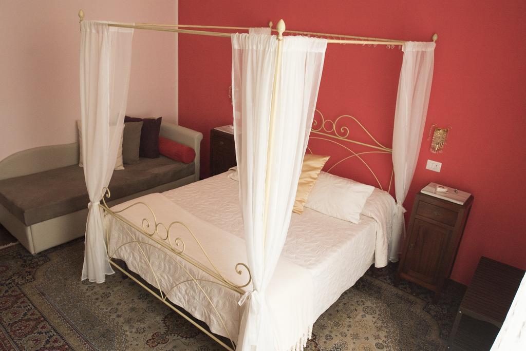 B&B Domus Garibaldi ซาแลร์โน ภายนอก รูปภาพ