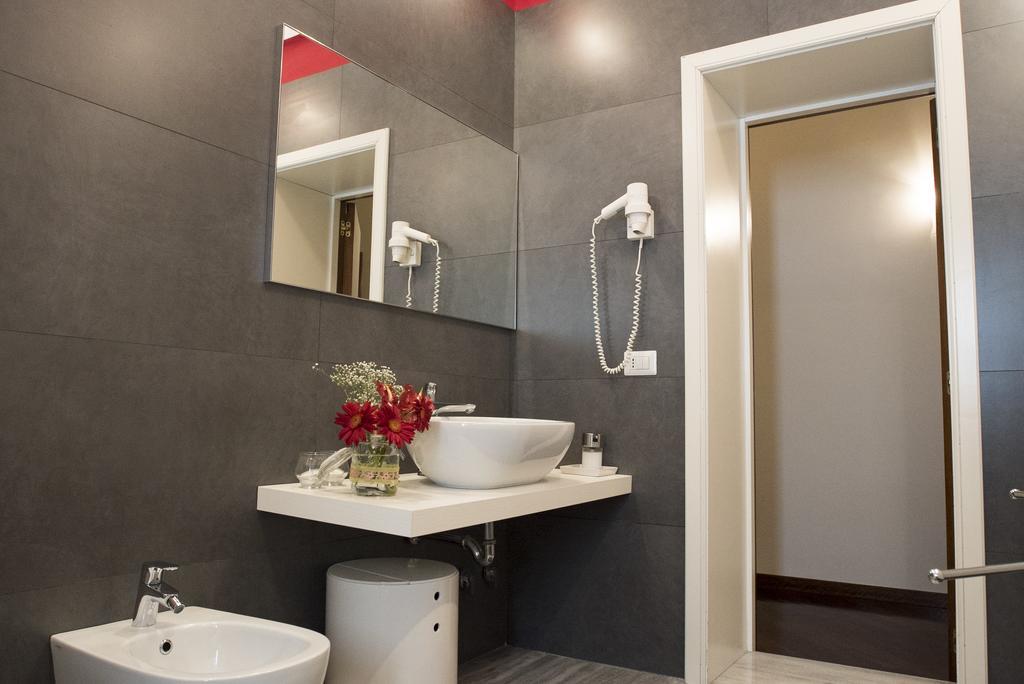 B&B Domus Garibaldi ซาแลร์โน ภายนอก รูปภาพ