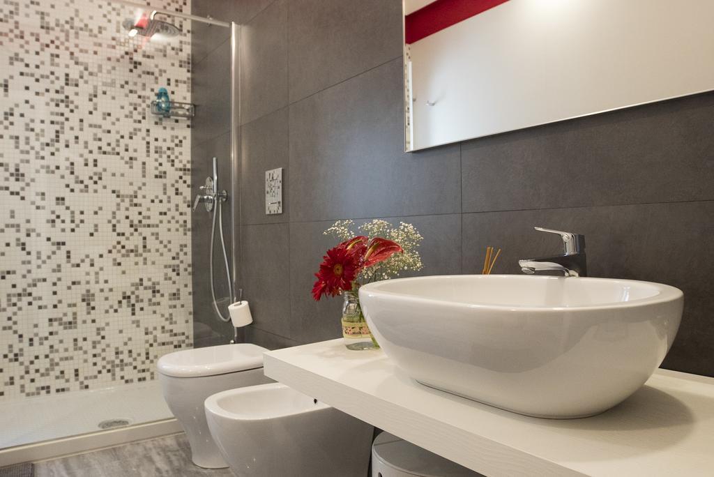 B&B Domus Garibaldi ซาแลร์โน ภายนอก รูปภาพ