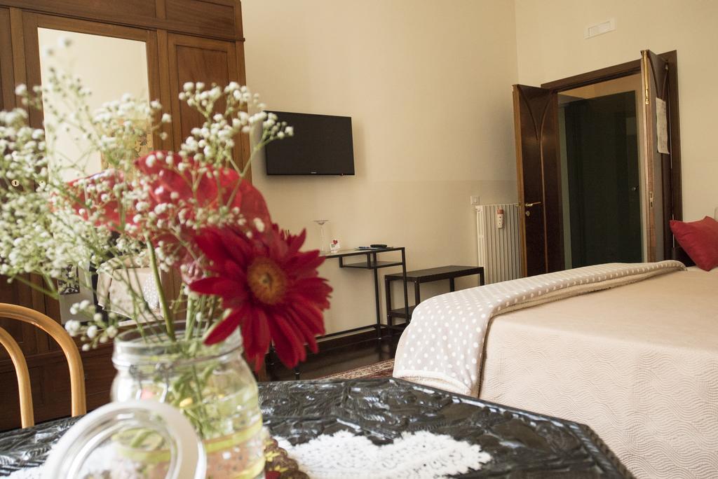 B&B Domus Garibaldi ซาแลร์โน ภายนอก รูปภาพ