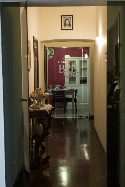 B&B Domus Garibaldi ซาแลร์โน ภายนอก รูปภาพ