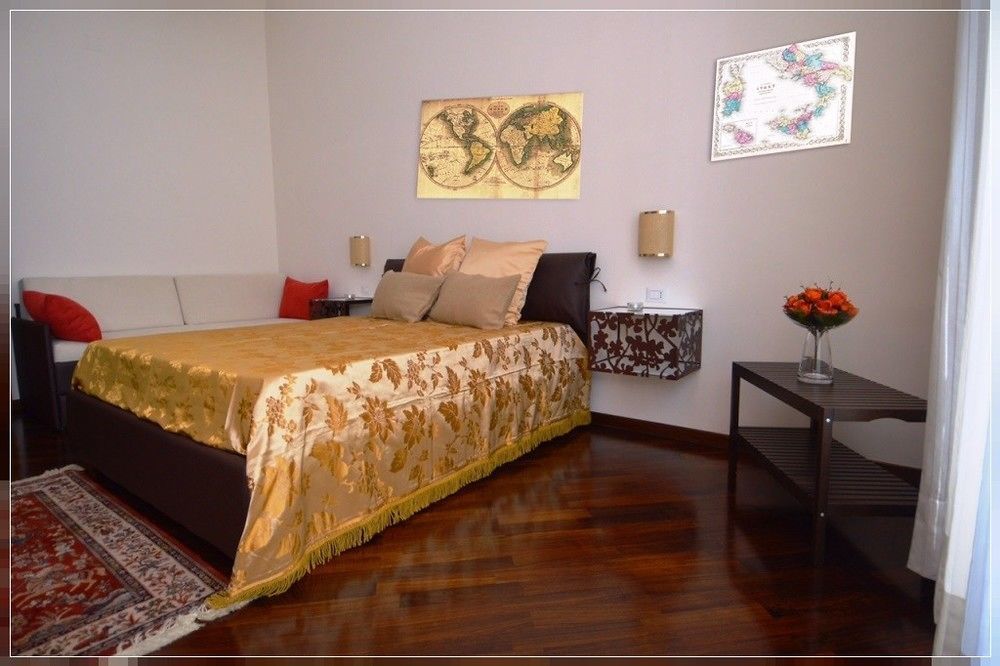 B&B Domus Garibaldi ซาแลร์โน ภายนอก รูปภาพ