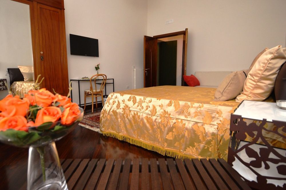 B&B Domus Garibaldi ซาแลร์โน ภายนอก รูปภาพ